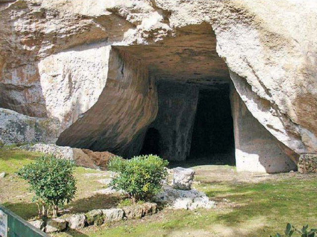 Siracusa - 
	Grotta dei Cordari